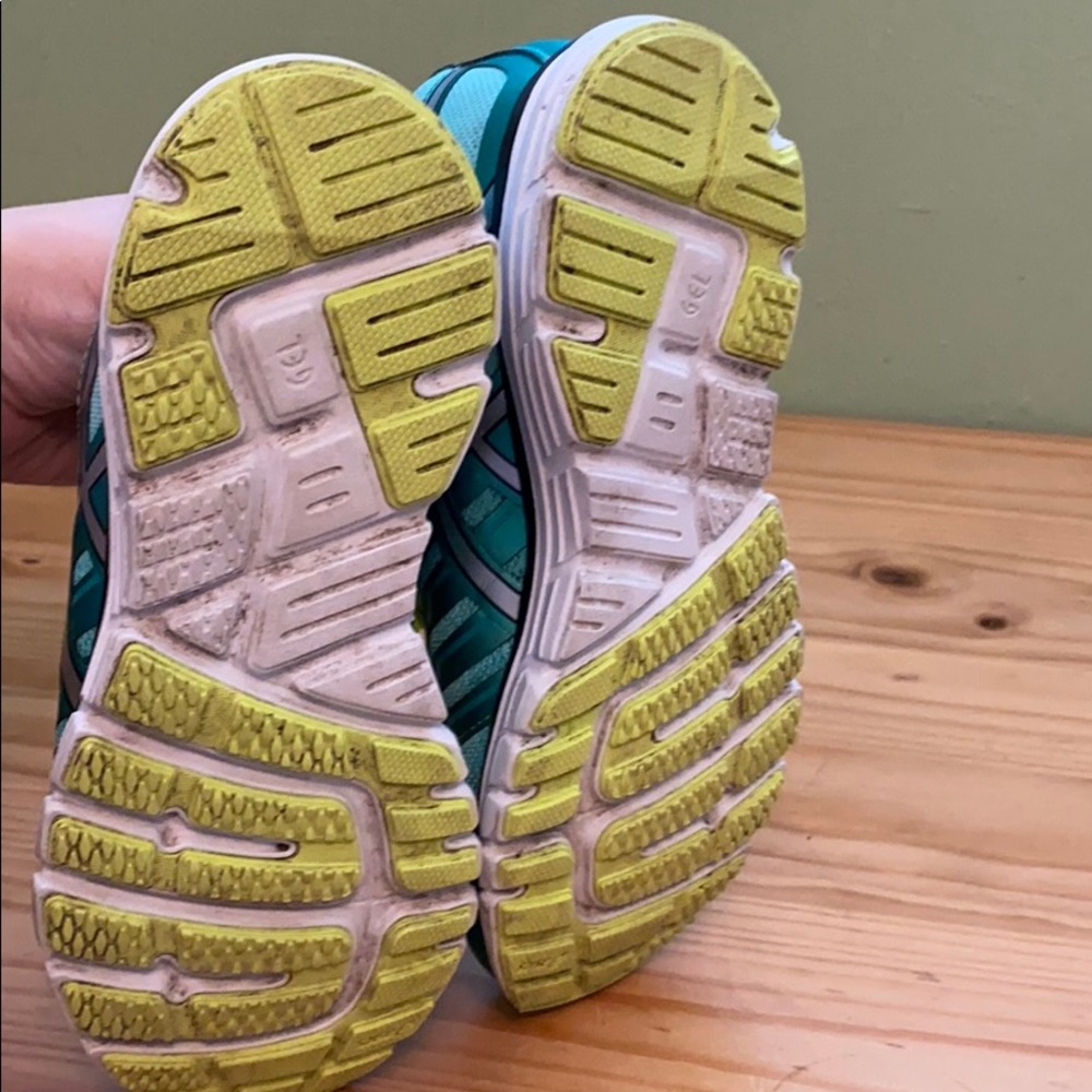 Women’s size 7 ASICS - Picture 6 of 6